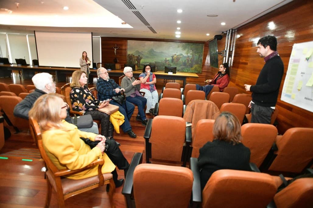 Priorización de Acciones para la Política Local de Inteligencia Artificial en Las Condes